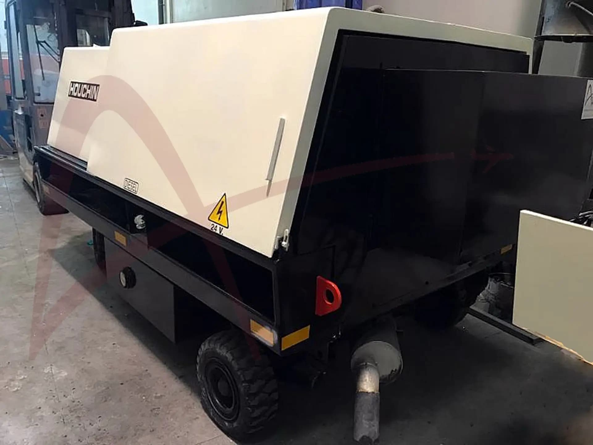 HOUCHIN D690DV