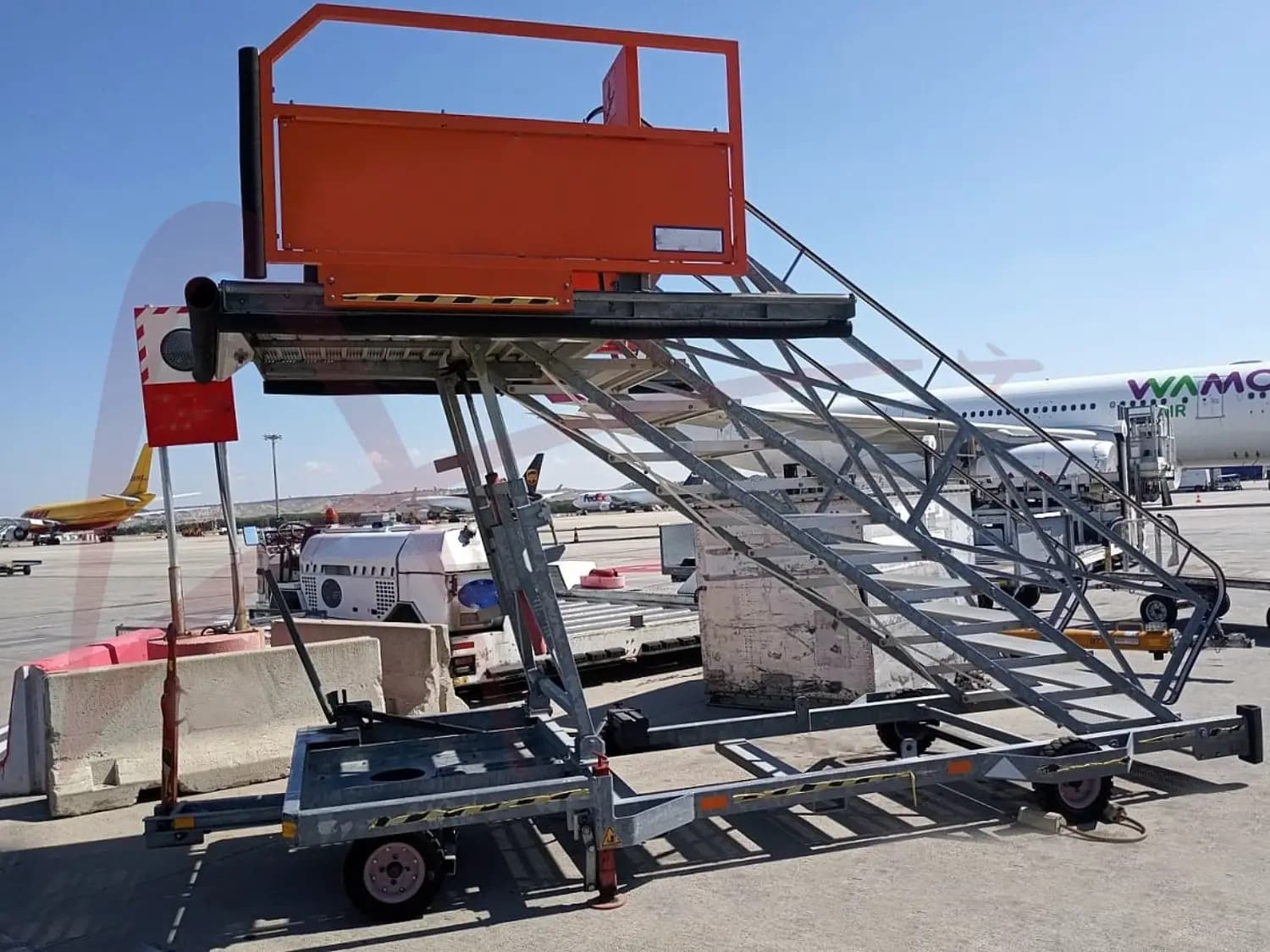 MASTER EQUPMENT STR716, STAIR TOWABLE