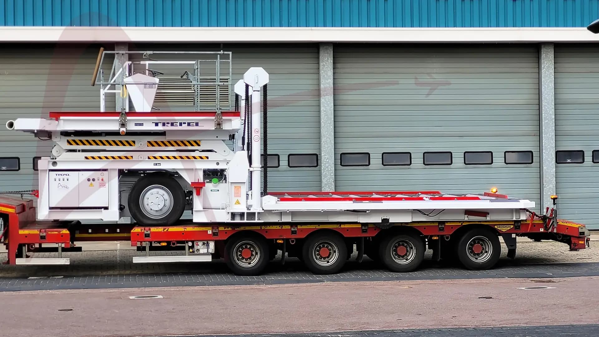 TREPEL CHAMP 70U , LOADER MAIN DECK
